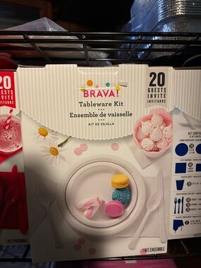 WhiteTableware Kit for 20 Guests